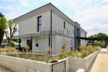 Foto Appartamento in Via Crocetta, Lazise di 105 m² con 3 locali in vendita