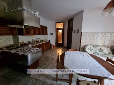 Foto Appartamento a Gaiarine di 740 m² con 10 locali in vendita