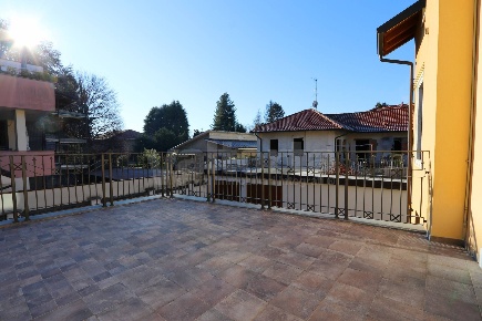 Foto Appartamento in Via Cesare Battisti, Albiate di 84 m² con 2 locali