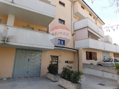 Foto Appartamento in viale Abruzzo, Collecorvino di 114 m² con 5 locali