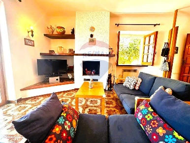 Foto Villa singola a Lacco Ameno di 378 m² con 10 locali in vendita