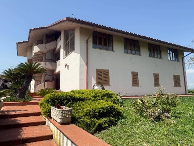 Foto Villa singola in VIA CAPO DI FUORI, Sant'Omero di 606 m² con 18 locali