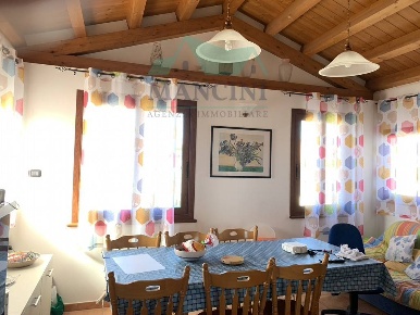 Foto Villa a schiera in COLLINA, Santa Maria Nuova di 110 m² con 4 locali