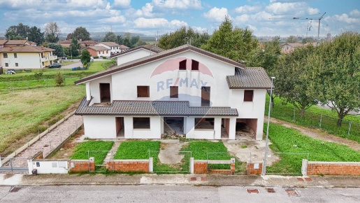 Foto Appartamento in Via Pertini, Tresignana di 99 m² con 3 locali