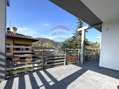 Foto Villa bifamiliare in via Serena, Ponteranica Valverde di 200 m²