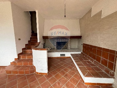 Foto Villa bifamiliare in CRASCIANA VIA RICAVO, Bagni di Lucca di 75 m²