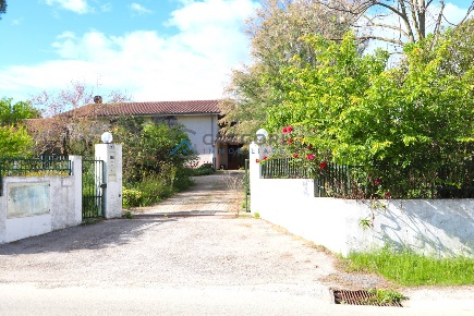 Foto Villa singola in Capo di Fuori, Sant'Omero di 550 m² con 12 locali