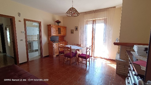 Foto Appartamento in Via Carducci, Castelraimondo di 94 m² con 3 locali