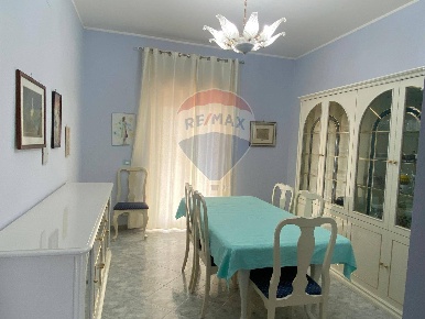 Foto Appartamento in Via Antonino Tripoli, Camporotondo Etneo di 100 m²