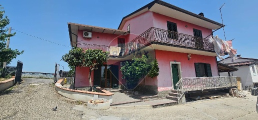Foto Villa singola a Apice di 260 m² con 8 locali in vendita