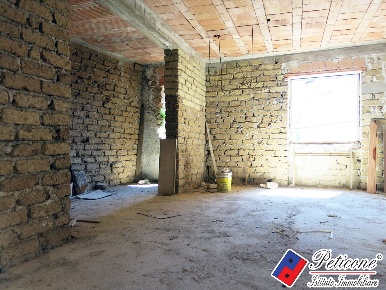 Foto Appartamento in Via Duomo, Lenola di 100 m² con 4 locali in vendita