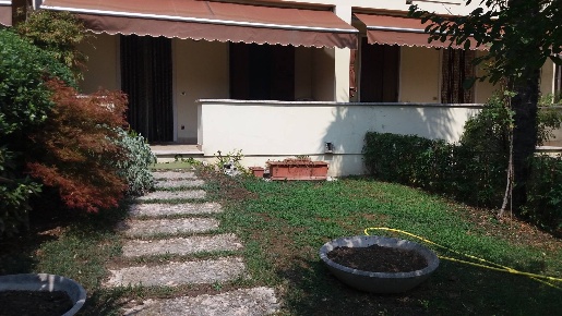 Foto Villa a schiera a Monzambano di 200 m² con 5 locali in vendita