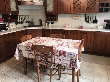 Foto Appartamento in VIA DE GASPERI, Campomorone di 140 m² con 7 locali