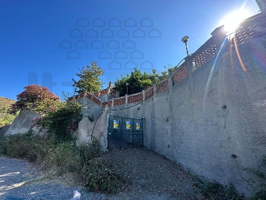 Foto Villa unifamiliare in Via Spadafora, Spadafora di 500 m² con 10 locali