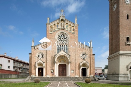 Foto Villa bifamiliare a Cornuda di 205 m² con 5 locali in vendita