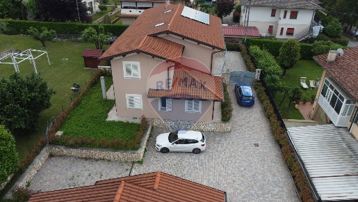 Foto Villa bifamiliare in Via di Coreglia, Coreglia Antelminelli di 180 m²