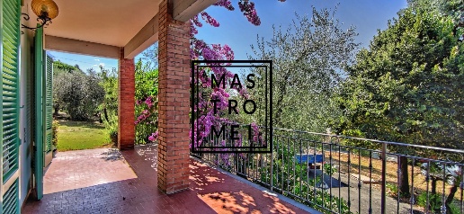 Foto Villa unifamiliare in Via Poggio Baldino I, Montecarlo in vendita