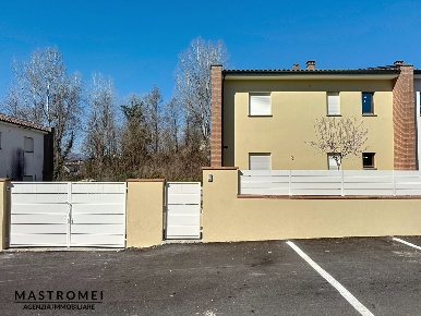 Foto Villa bifamiliare in Viale Dezza, Coreglia Antelminelli di 130 m²