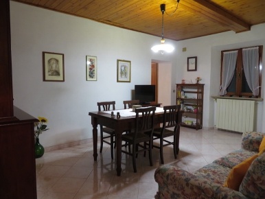 Foto Appartamento a Pomarance di 85 m² con 5 locali in vendita
