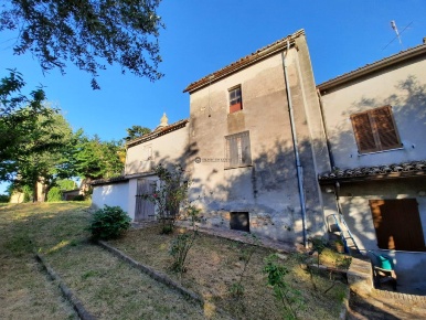 Foto Villa a schiera in VIA GARIBALDI 134, Terre Roveresche di 267 m²