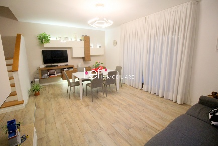 Foto Villa bifamiliare a San Pietro di Feletto di 221 m² con 6 locali