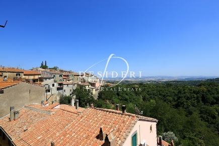 Foto Appartamento a Scansano di 200 m² con 7 locali in vendita