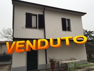 Foto Villa unifamiliare in via Roncello, Ornago di 200 m² con 4 locali