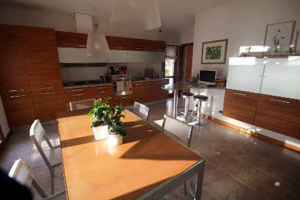 Foto Villa unifamiliare a Godega di Sant'Urbano di 245 m² con 8 locali