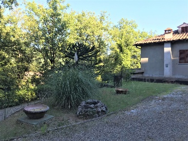 Foto Villa unifamiliare a Capolona di 430 m² con 12 locali in vendita