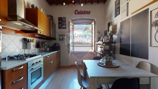 Foto Appartamento in Via Umberto I, Borgo a Mozzano di 68 m² con 4 locali
