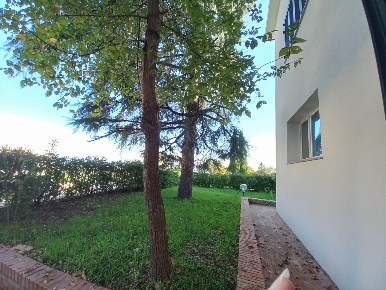 Foto Villa unifamiliare a Gambassi Terme di 300 m² con 6 locali in vendita