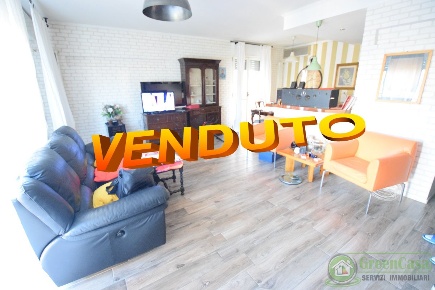 Foto Appartamento in VIA tobagi, Ornago di 100 m² con 3 locali in vendita