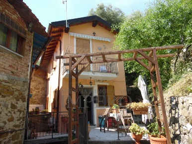 Foto Appartamento in Frazione Brunetti 17, Camporosso di 80 m² con 3 locali