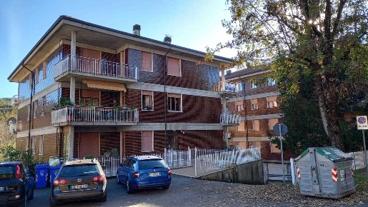 Foto Appartamento a Borgo Val di Taro di 130 m² con 7 locali in vendita