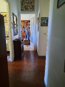 Foto Appartamento a Ameglia di 95 m² con 5 locali in vendita