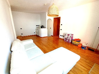 Foto Appartamento a Follo di 80 m² con 3 locali in vendita