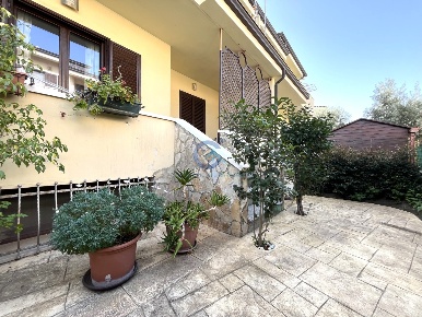 Foto Appartamento a Simeri Crichi di 70 m² con 2 locali in affitto