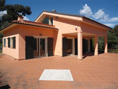 Foto Villa unifamiliare in Via Monade 86, Diano Marina di 240 m² in vendita