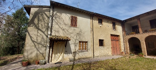 Foto Appartamento a Gualdo Cattaneo di 150 m² con 5 locali in vendita