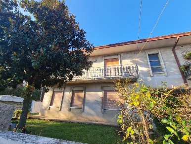 Foto Appartamento in Via Capitello 13, Barbarano Mossano di 138 m²
