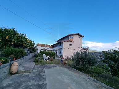 Foto Appartamento in Via Sant'Anna, Camporosso di 123 m² con 5 locali