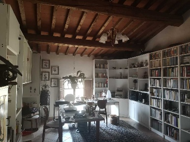 Foto Villa unifamiliare a Calci di 330 m² con 14 locali in vendita