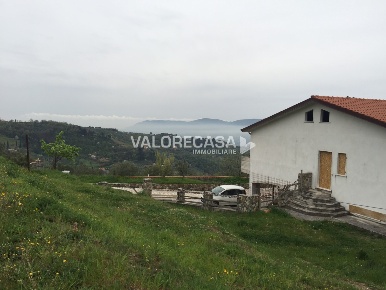 Foto Appartamento a Fosdinovo di 200 m² con 8 locali in vendita