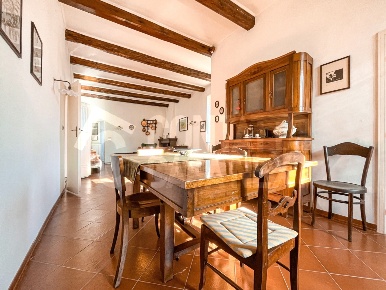 Foto Appartamento a Cupramontana di 242 m² con 8 locali in vendita