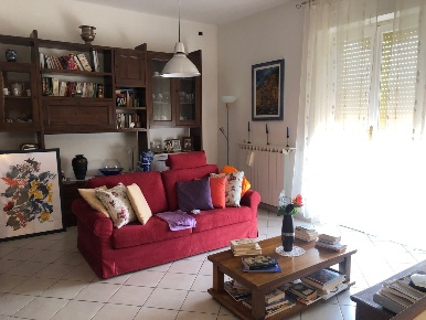 Foto Appartamento a Ameglia di 95 m² con 4 locali in vendita