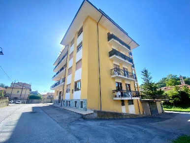 Foto Appartamento in Via Generale Filippo Martinengo 71, Dogliani di 127 m²