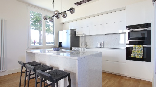 Foto Appartamento in Via del Portico 13, Lucca di 290 m² con 6 locali