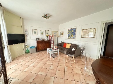 Foto Appartamento a Ameglia di 110 m² con 5 locali in vendita