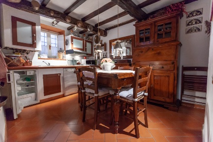 Foto Appartamento a Ameglia di 80 m² con 4 locali in vendita