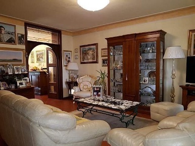 Foto Villa a schiera a Calci di 200 m² con 9 locali in vendita